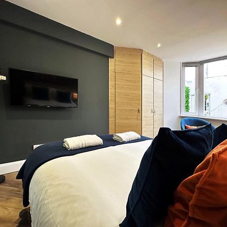 Liam Place Near Hyde Park - 1 Double Bed, 1 Sofa Bed, Spacious Apartment, Private Entrance London Exterior photo
