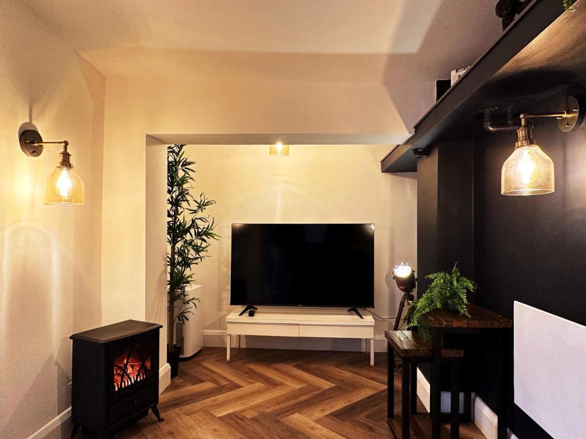 Liam Place Near Hyde Park - 1 Double Bed, 1 Sofa Bed, Spacious Apartment, Private Entrance London Exterior photo