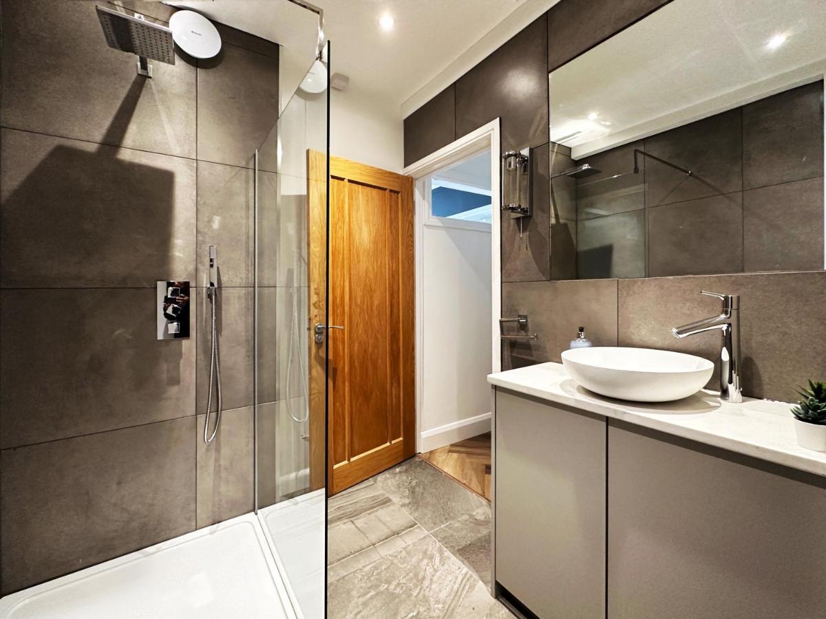 Liam Place Near Hyde Park - 1 Double Bed, 1 Sofa Bed, Spacious Apartment, Private Entrance London Exterior photo