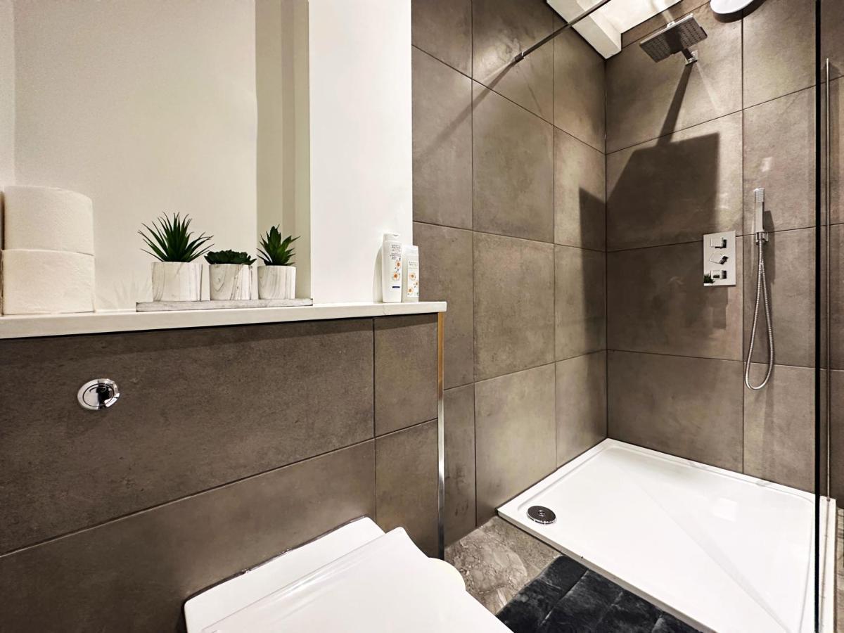 Liam Place Near Hyde Park - 1 Double Bed, 1 Sofa Bed, Spacious Apartment, Private Entrance London Exterior photo
