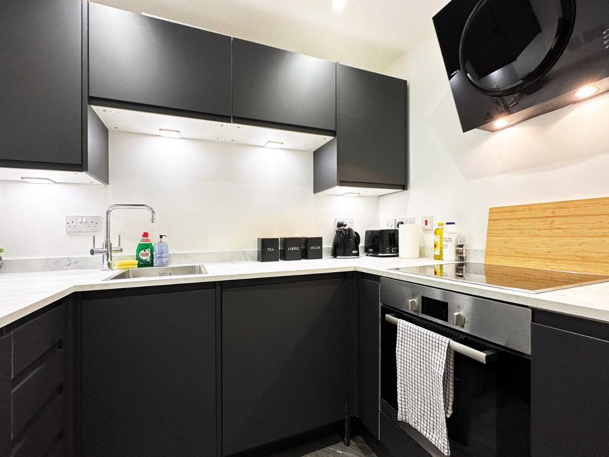 Liam Place Near Hyde Park - 1 Double Bed, 1 Sofa Bed, Spacious Apartment, Private Entrance London Exterior photo