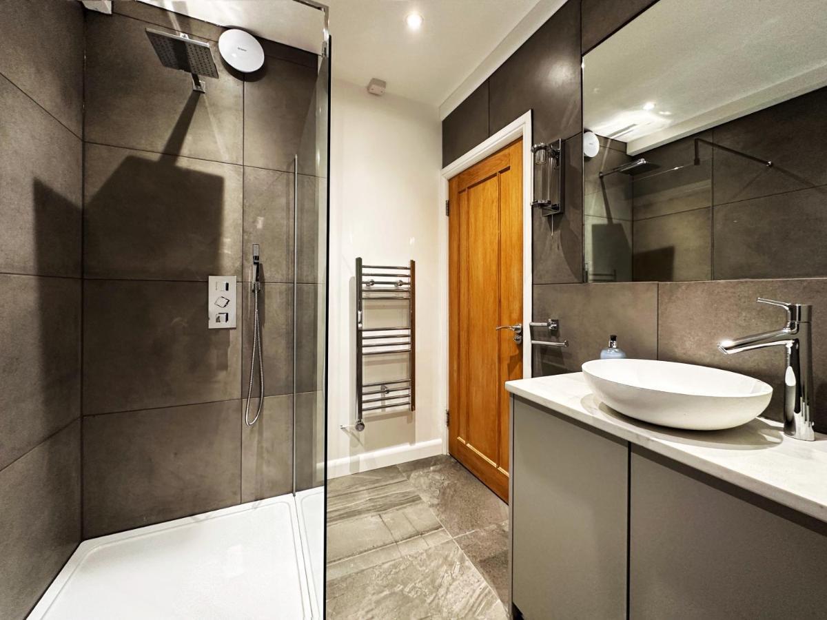 Liam Place Near Hyde Park - 1 Double Bed, 1 Sofa Bed, Spacious Apartment, Private Entrance London Exterior photo